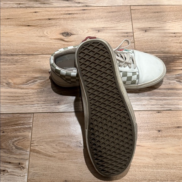 Vans - Picture 3 of 3